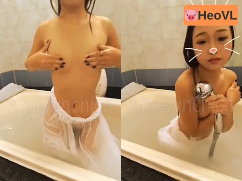 [Việt Nam] Em học sinh cấp 3 vừa tắm vừa livestream